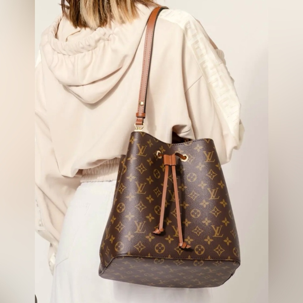 Louis Vuitton Neo Noe Caramel Bucket Bag w/ adjustable strap & top handle